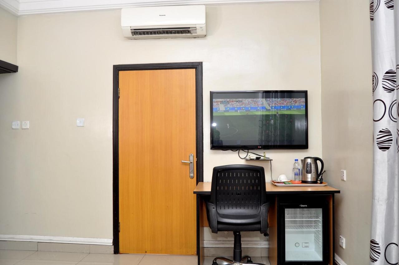 Primal Hotel Isaac John Gra Ikeja Extérieur photo