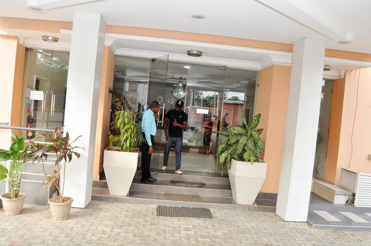 Primal Hotel Isaac John Gra Ikeja Extérieur photo