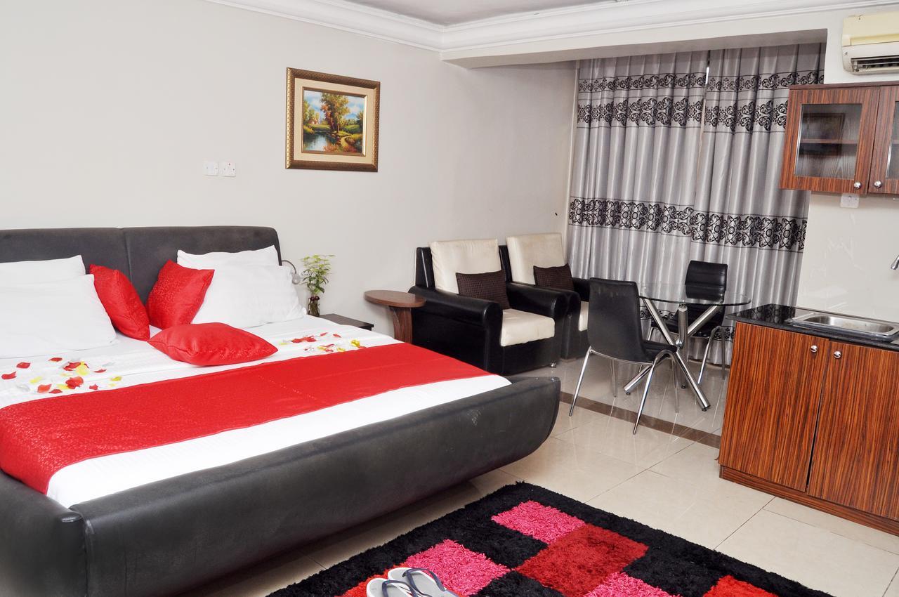 Primal Hotel Isaac John Gra Ikeja Extérieur photo