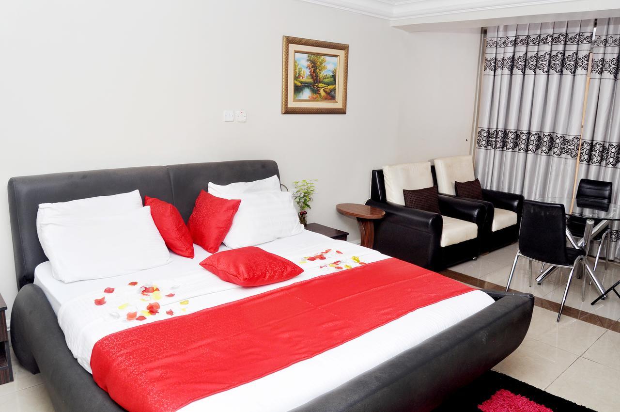 Primal Hotel Isaac John Gra Ikeja Extérieur photo
