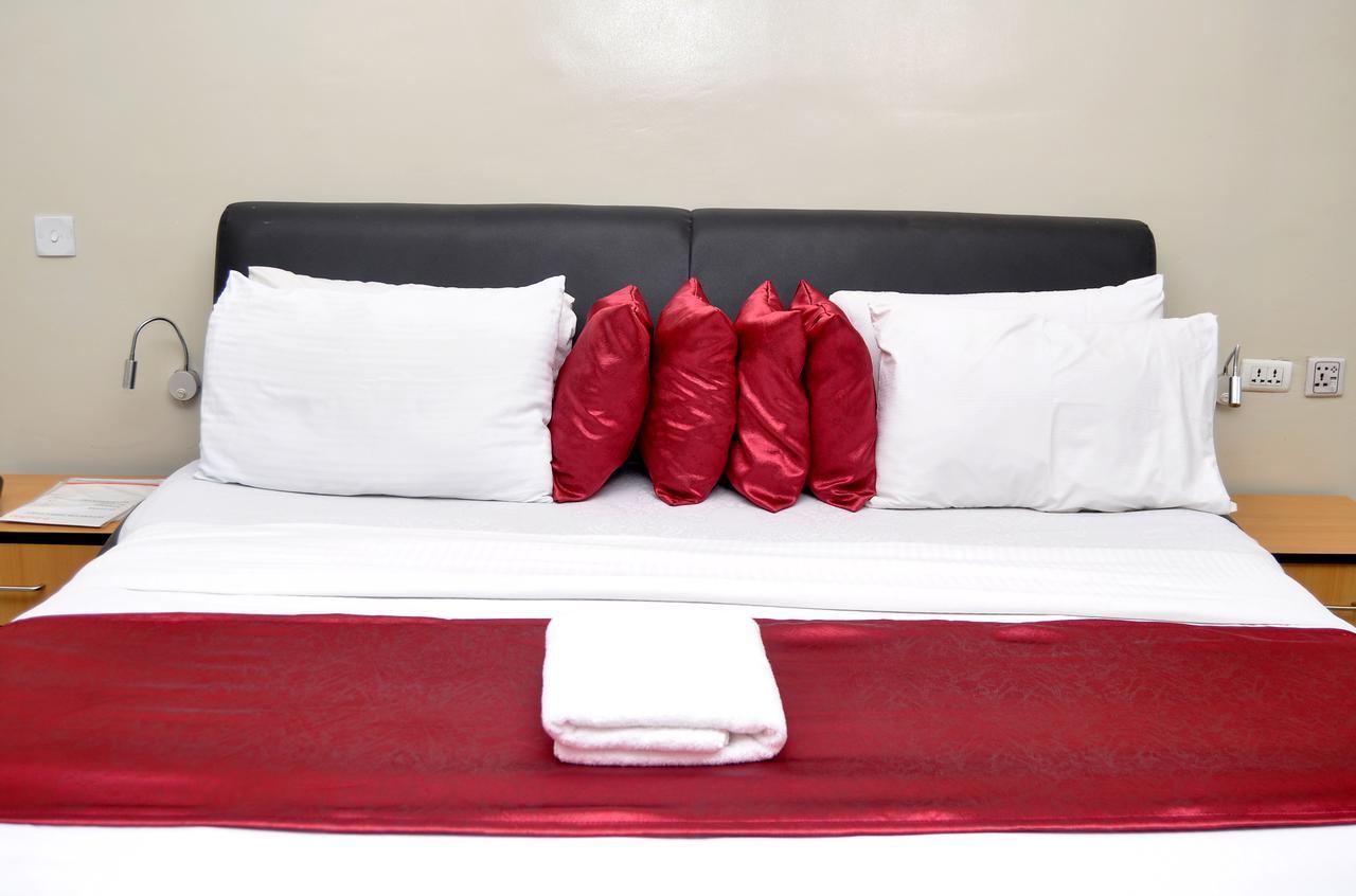 Primal Hotel Isaac John Gra Ikeja Extérieur photo